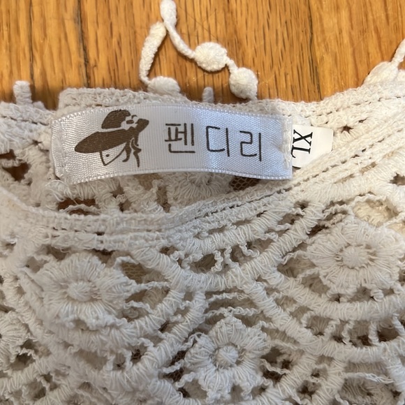 CI 22 black top with white lace - Picture 3 of 4